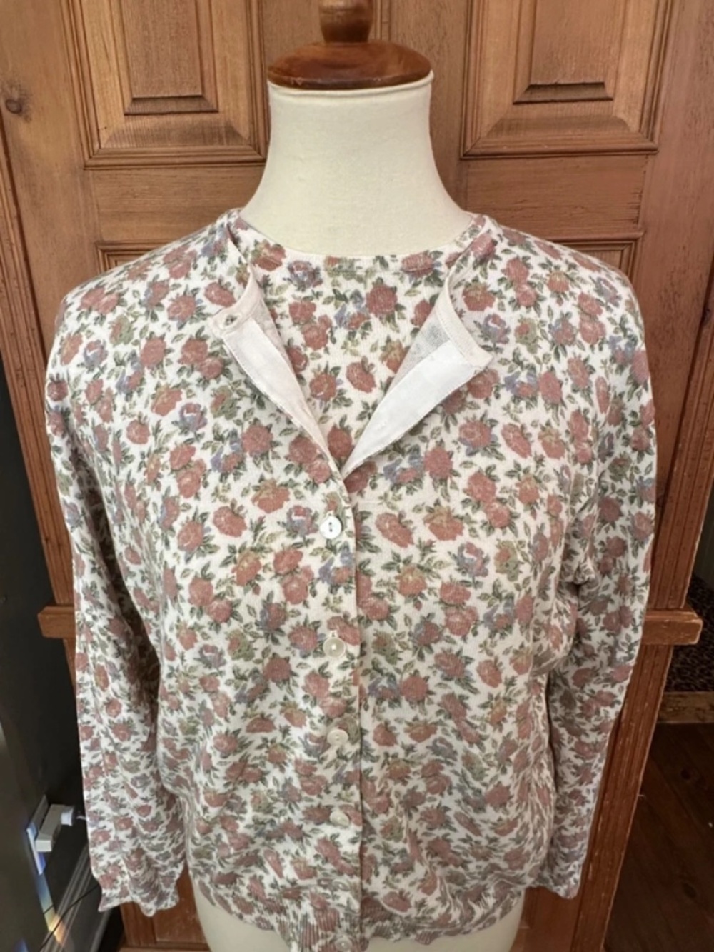 NWT Laura Ashley Button Up Cardigan SS Shell Twin Sweater Set Roses on Ivory L